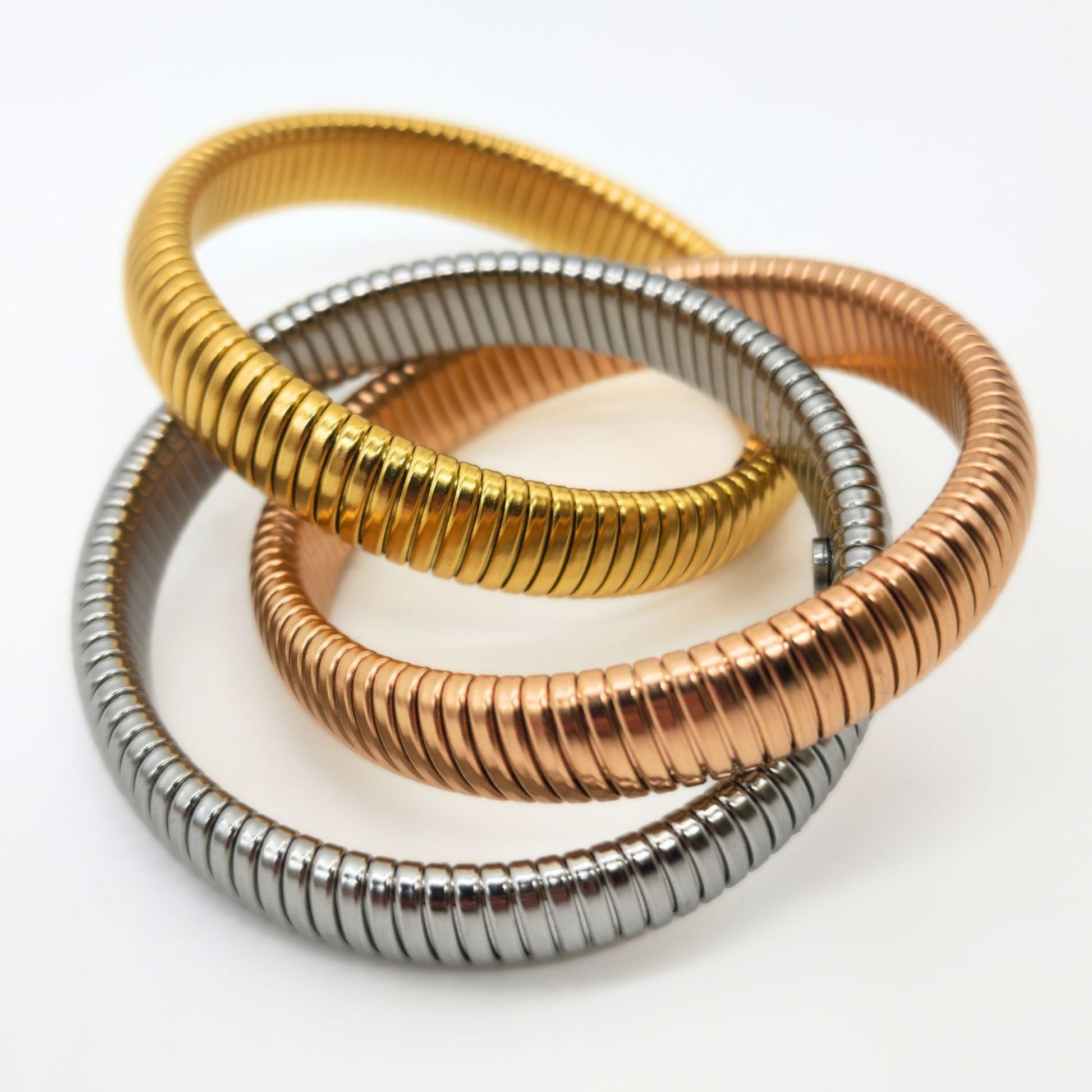 Interlinked stretch bangles in mixed metal tones – waterproof and tarnish-resistant